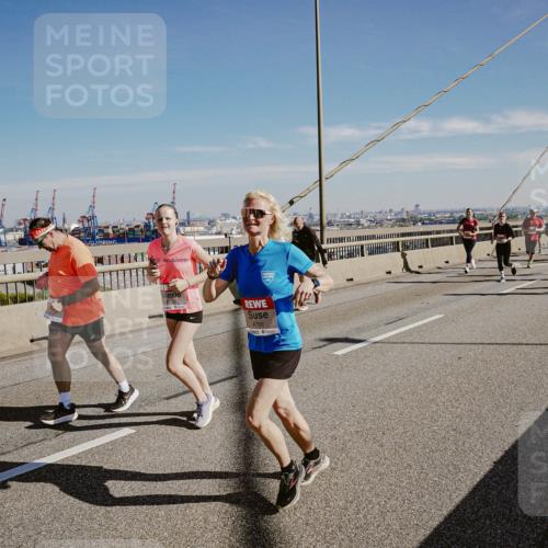 03.10.2025 - Köhlbrandbrückenlauf Michael Burmester http://msf.ph/oto/9046574 03.10.2025 12:29:07 Position 1 4788 meine-sportfotos.de