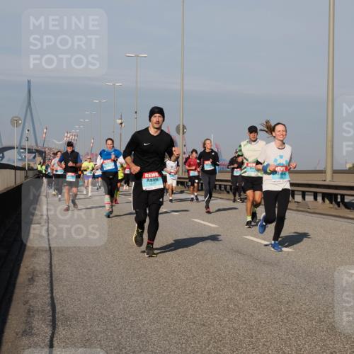 03.10.2025 - Köhlbrandbrückenlauf Fabian Wolf http://msf.ph/oto/9046576 03.10.2025 09:58:39 Position 3 1877 meine-sportfotos.de