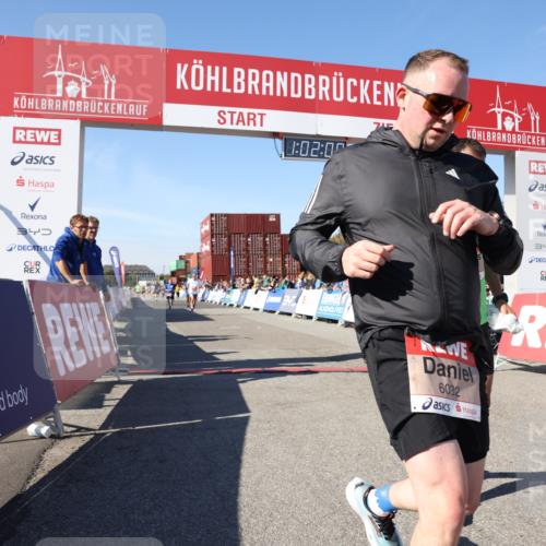 03.10.2025 - Köhlbrandbrückenlauf Lena Gebhardt http://msf.ph/oto/9046581 03.10.2025 13:02:09 Ziel 4109, 4118, 4130, 4281, 4907, 5703, 6032, 6235, 6461 meine-sportfotos.de