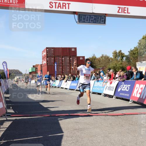 03.10.2025 - Köhlbrandbrückenlauf Lena Gebhardt http://msf.ph/oto/9046613 03.10.2025 13:02:12 Ziel 4109, 4130, 4281, 5617, 5697, 6032, 6461 meine-sportfotos.de