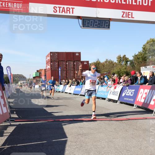 03.10.2025 - Köhlbrandbrückenlauf Lena Gebhardt http://msf.ph/oto/9046619 03.10.2025 13:02:13 Ziel 4109, 4130, 4281, 5617, 5697, 5845, 6032, 6461 meine-sportfotos.de