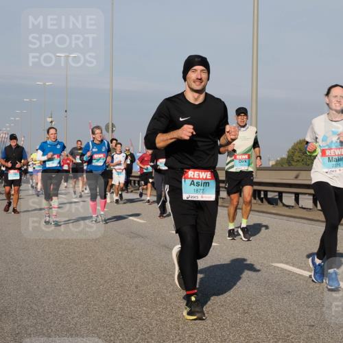03.10.2025 - Köhlbrandbrückenlauf Fabian Wolf http://msf.ph/oto/9046621 03.10.2025 09:58:40 Position 3 1877, 1813, 2276 meine-sportfotos.de