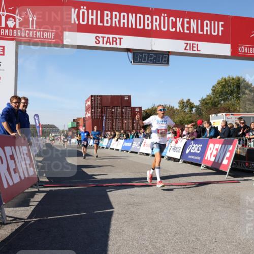 03.10.2025 - Köhlbrandbrückenlauf Lena Gebhardt http://msf.ph/oto/9046624 03.10.2025 13:02:13 Ziel 4109, 4130, 4281, 5617, 5697, 5845, 6032, 6461 meine-sportfotos.de