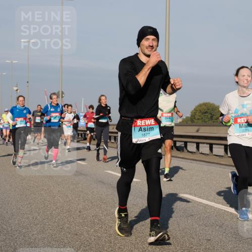 03.10.2025 - Köhlbrandbrückenlauf Fabian Wolf http://msf.ph/oto/9046625 03.10.2025 09:58:41 Position 3 1877, 1813, 2276 meine-sportfotos.de