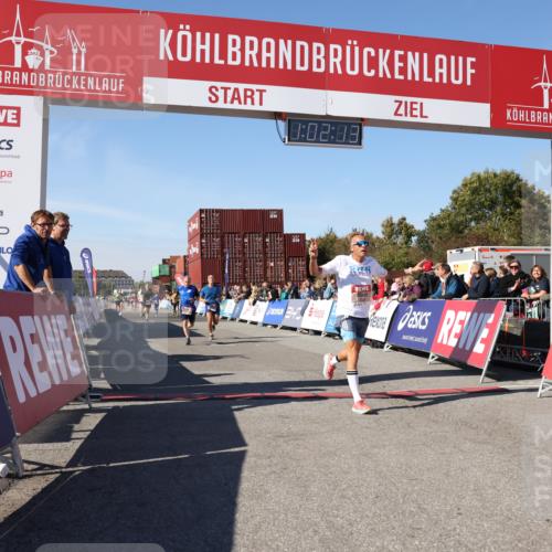 03.10.2025 - Köhlbrandbrückenlauf Lena Gebhardt http://msf.ph/oto/9046638 03.10.2025 13:02:13 Ziel 4109, 4130, 4281, 5617, 5697, 5845, 6032, 6461 meine-sportfotos.de