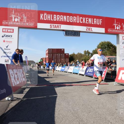 03.10.2025 - Köhlbrandbrückenlauf Lena Gebhardt http://msf.ph/oto/9046653 03.10.2025 13:02:14 Ziel 4109, 4130, 4281, 4492, 4946, 5617, 5697, 5845, 6032, 6461 meine-sportfotos.de