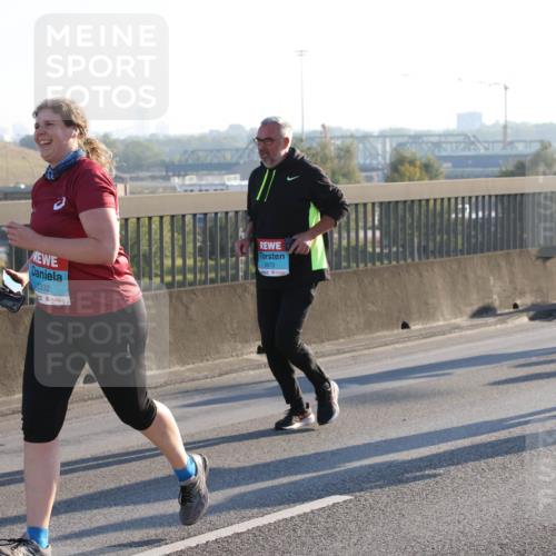 03.10.2025 - Köhlbrandbrückenlauf Lena Gebhardt http://msf.ph/oto/9046656 03.10.2025 09:28:28 Position 1 2332, 3673 meine-sportfotos.de