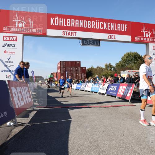 03.10.2025 - Köhlbrandbrückenlauf Lena Gebhardt http://msf.ph/oto/9046657 03.10.2025 13:02:14 Ziel 4109, 4130, 4281, 4492, 4946, 5617, 5697, 5845, 6032, 6461 meine-sportfotos.de