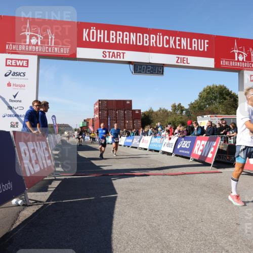 03.10.2025 - Köhlbrandbrückenlauf Lena Gebhardt http://msf.ph/oto/9046665 03.10.2025 13:02:14 Ziel 4109, 4130, 4281, 4492, 4946, 5617, 5697, 5845, 6032, 6461 meine-sportfotos.de