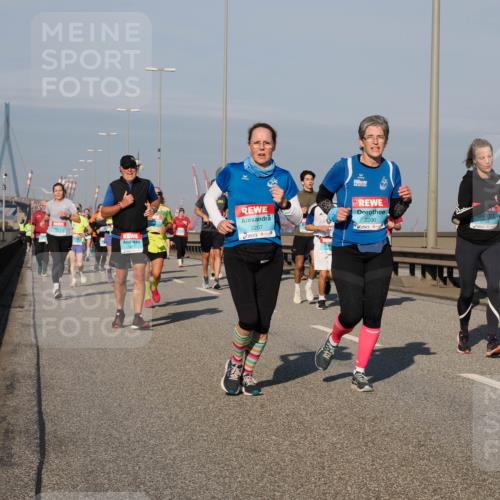 03.10.2025 - Köhlbrandbrückenlauf Fabian Wolf http://msf.ph/oto/9046673 03.10.2025 09:58:43 Position 3 2207, 2206 meine-sportfotos.de