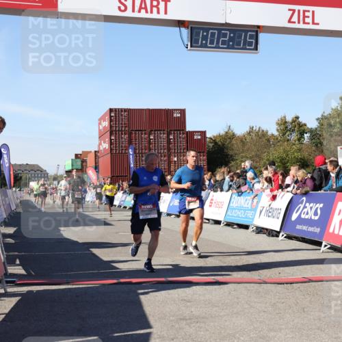03.10.2025 - Köhlbrandbrückenlauf Lena Gebhardt http://msf.ph/oto/9046681 03.10.2025 13:02:15 Ziel 4109, 4130, 4281, 4492, 4946, 5617, 5697, 5845, 6032 meine-sportfotos.de