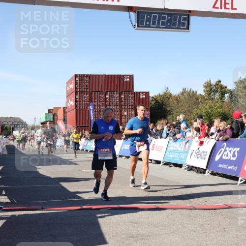 03.10.2025 - Köhlbrandbrückenlauf Lena Gebhardt http://msf.ph/oto/9046685 03.10.2025 13:02:15 Ziel 4109, 4130, 4281, 4492, 4946, 5617, 5697, 5845, 6032 meine-sportfotos.de