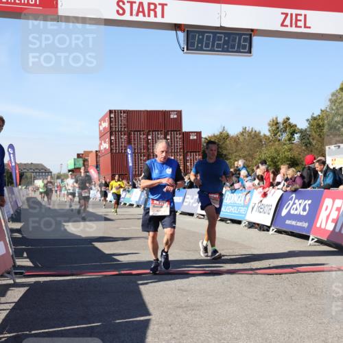 03.10.2025 - Köhlbrandbrückenlauf Lena Gebhardt http://msf.ph/oto/9046691 03.10.2025 13:02:16 Ziel 4109, 4130, 4281, 4492, 4946, 5617, 5697, 5747, 5845, 6032 meine-sportfotos.de