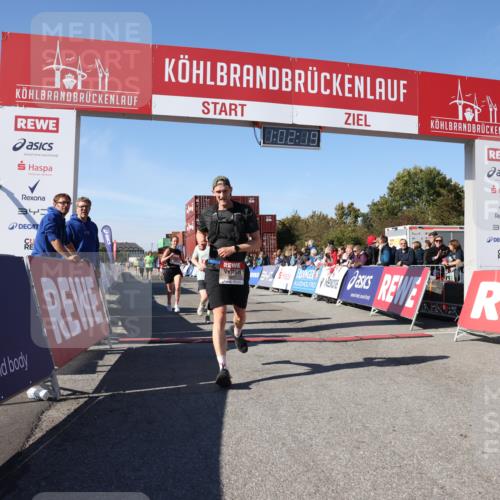 03.10.2025 - Köhlbrandbrückenlauf Lena Gebhardt http://msf.ph/oto/9046764 03.10.2025 13:02:19 Ziel 4109, 4130, 4277, 4281, 4337, 4492, 4946, 5617, 5697, 5747, 5845, 6465, 6492 meine-sportfotos.de