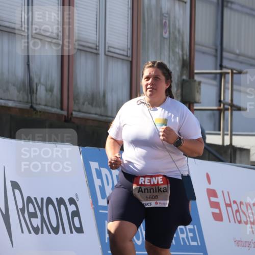 03.10.2025 - Köhlbrandbrückenlauf Luisa Fischer http://msf.ph/oto/9046795 03.10.2025 13:50:39 Ziel 7020, 7036, 5294, 5323, 5608 meine-sportfotos.de