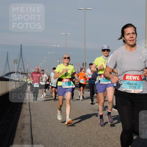 03.10.2025 - Köhlbrandbrückenlauf Fabian Wolf http://msf.ph/oto/9046797 03.10.2025 09:58:49 Position 3 3106, 3107, 3773, 3069 meine-sportfotos.de