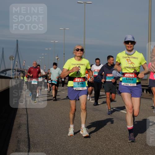 03.10.2025 - Köhlbrandbrückenlauf Fabian Wolf http://msf.ph/oto/9046812 03.10.2025 09:58:50 Position 3 3106, 3107 meine-sportfotos.de