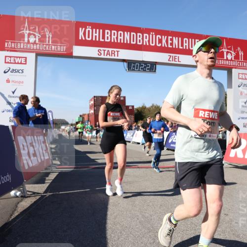 03.10.2025 - Köhlbrandbrückenlauf Lena Gebhardt http://msf.ph/oto/9046824 03.10.2025 13:02:22 Ziel 4109, 4130, 4271, 4277, 4281, 4337, 4492, 4783, 4946, 5080, 5617, 5697, 5747, 5784, 5845, 6465, 6492 meine-sportfotos.de