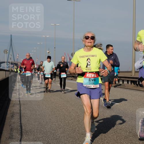03.10.2025 - Köhlbrandbrückenlauf Fabian Wolf http://msf.ph/oto/9046827 03.10.2025 09:58:50 Position 3 3106, 3107 meine-sportfotos.de