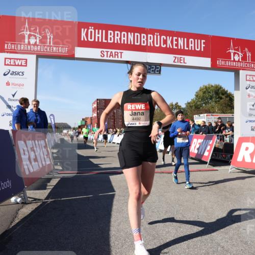 03.10.2025 - Köhlbrandbrückenlauf Lena Gebhardt http://msf.ph/oto/9046837 03.10.2025 13:02:22 Ziel 4109, 4130, 4271, 4277, 4281, 4337, 4492, 4783, 4946, 5080, 5617, 5697, 5747, 5784, 5845, 6465, 6492 meine-sportfotos.de