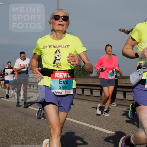 03.10.2025 - Köhlbrandbrückenlauf Fabian Wolf http://msf.ph/oto/9046842 03.10.2025 09:58:51 Position 3 3106, 3107 meine-sportfotos.de