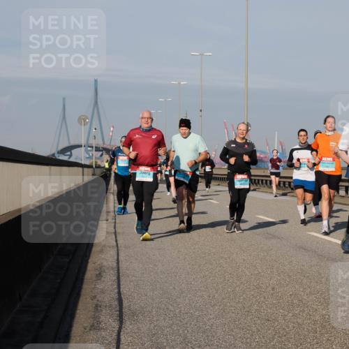03.10.2025 - Köhlbrandbrückenlauf Fabian Wolf http://msf.ph/oto/9046856 03.10.2025 09:58:52 Position 3 2825, 3169, 1691 meine-sportfotos.de