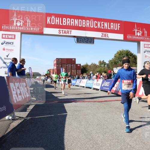 03.10.2025 - Köhlbrandbrückenlauf Lena Gebhardt http://msf.ph/oto/9046858 03.10.2025 13:02:23 Ziel 4130, 4187, 4271, 4277, 4281, 4337, 4492, 4783, 4946, 5080, 5617, 5697, 5747, 5784, 5845, 6465, 6492 meine-sportfotos.de