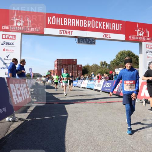 03.10.2025 - Köhlbrandbrückenlauf Lena Gebhardt http://msf.ph/oto/9046862 03.10.2025 13:02:23 Ziel 4130, 4187, 4271, 4277, 4281, 4337, 4492, 4783, 4946, 5080, 5617, 5697, 5747, 5784, 5845, 6465, 6492 meine-sportfotos.de