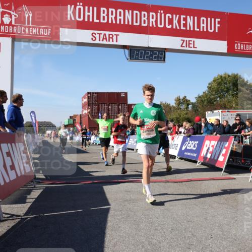 03.10.2025 - Köhlbrandbrückenlauf Lena Gebhardt http://msf.ph/oto/9046874 03.10.2025 13:02:25 Ziel 4130, 4187, 4271, 4277, 4337, 4380, 4492, 4783, 4946, 5080, 5617, 5697, 5747, 5784, 5845, 6465, 6492 meine-sportfotos.de