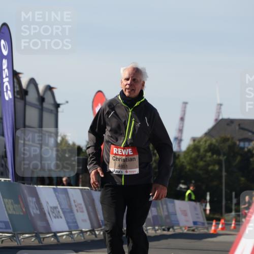 03.10.2025 - Köhlbrandbrückenlauf Luisa Fischer http://msf.ph/oto/9046877 03.10.2025 13:50:48 Ziel 7020, 7065, 4851, 5472, 5595, 5608, 5992 meine-sportfotos.de