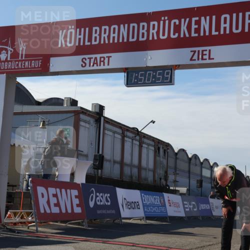 03.10.2025 - Köhlbrandbrückenlauf Luisa Fischer http://msf.ph/oto/9046884 03.10.2025 13:50:58 Ziel 4851, 5472, 5595, 5992 meine-sportfotos.de