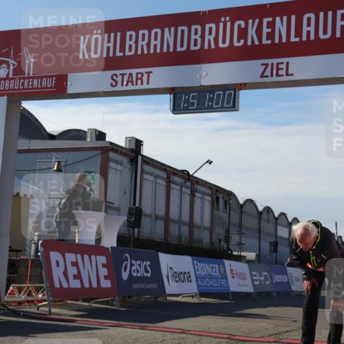 03.10.2025 - Köhlbrandbrückenlauf Luisa Fischer http://msf.ph/oto/9046885 03.10.2025 13:50:59 Ziel 4851, 5472, 5595, 5992 meine-sportfotos.de