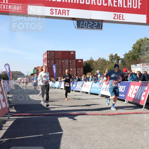 03.10.2025 - Köhlbrandbrückenlauf Lena Gebhardt http://msf.ph/oto/9046931 03.10.2025 13:02:27 Ziel 4187, 4271, 4277, 4337, 4380, 4492, 4783, 4946, 5080, 5617, 5697, 5747, 5784, 5845, 6465, 6492 meine-sportfotos.de
