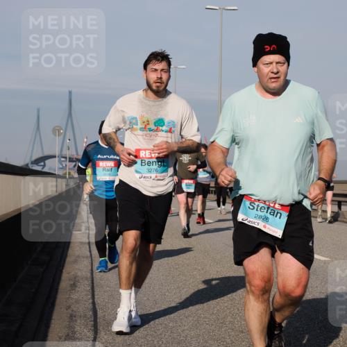 03.10.2025 - Köhlbrandbrückenlauf Fabian Wolf http://msf.ph/oto/9046955 03.10.2025 09:58:56 Position 3 2038, 2025, 3276, 2826 meine-sportfotos.de