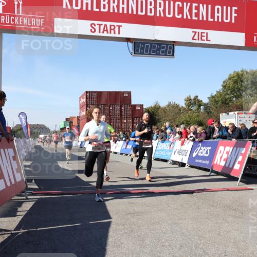 03.10.2025 - Köhlbrandbrückenlauf Lena Gebhardt http://msf.ph/oto/9046957 03.10.2025 13:02:28 Ziel 4024, 4187, 4271, 4277, 4337, 4380, 4492, 4783, 4946, 5080, 5617, 5697, 5747, 5784, 5845, 6320, 6465, 6492 meine-sportfotos.de
