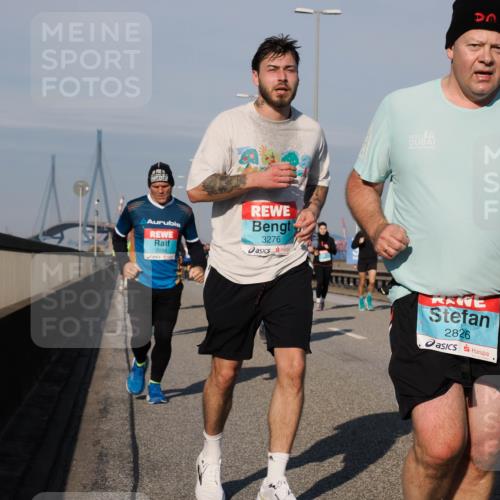 03.10.2025 - Köhlbrandbrückenlauf Fabian Wolf http://msf.ph/oto/9046964 03.10.2025 09:58:57 Position 3 2038, 3276, 2025, 2826 meine-sportfotos.de