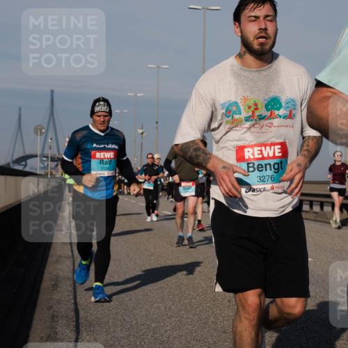 03.10.2025 - Köhlbrandbrückenlauf Fabian Wolf http://msf.ph/oto/9046977 03.10.2025 09:58:57 Position 3 2038, 3276 meine-sportfotos.de