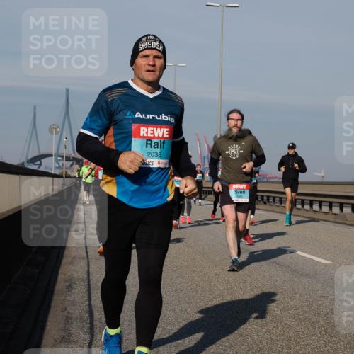 03.10.2025 - Köhlbrandbrückenlauf Fabian Wolf http://msf.ph/oto/9046997 03.10.2025 09:58:59 Position 3 2038, 1390 meine-sportfotos.de