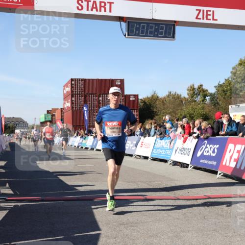 03.10.2025 - Köhlbrandbrückenlauf Lena Gebhardt http://msf.ph/oto/9047001 03.10.2025 13:02:31 Ziel 4024, 4187, 4271, 4277, 4337, 4380, 4783, 5080, 5747, 5784, 6320, 6321, 6465, 6479, 6492, 6783 meine-sportfotos.de