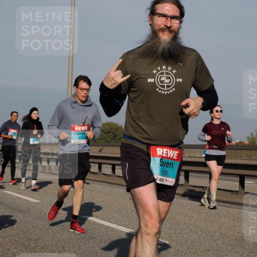 03.10.2025 - Köhlbrandbrückenlauf Fabian Wolf http://msf.ph/oto/9047044 03.10.2025 09:59:02 Position 3 22, 23, 1708, 1390 meine-sportfotos.de