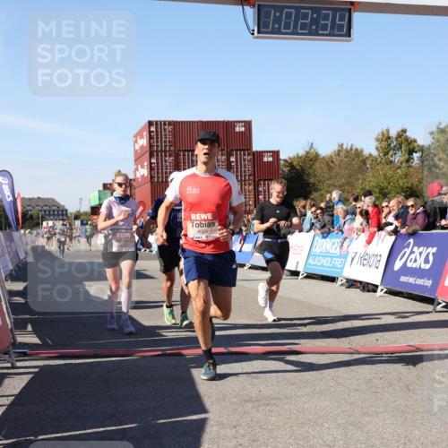 03.10.2025 - Köhlbrandbrückenlauf Lena Gebhardt http://msf.ph/oto/9047054 03.10.2025 13:02:35 Ziel 4024, 4187, 4271, 4277, 4380, 4783, 5080, 5726, 5784, 6320, 6321, 6479, 6783 meine-sportfotos.de
