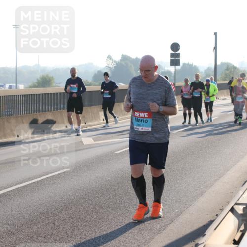 03.10.2025 - Köhlbrandbrückenlauf Lena Gebhardt http://msf.ph/oto/9047066 03.10.2025 09:28:51 Position 1 2443, 2513 meine-sportfotos.de