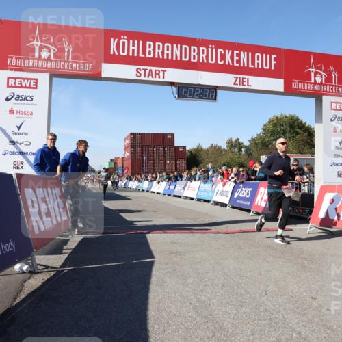 03.10.2025 - Köhlbrandbrückenlauf Lena Gebhardt http://msf.ph/oto/9047104 03.10.2025 13:02:38 Ziel 4024, 4187, 4380, 4579, 5080, 5726, 5784, 6255, 6320, 6321, 6479, 6783 meine-sportfotos.de