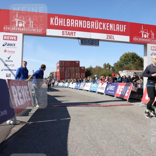 03.10.2025 - Köhlbrandbrückenlauf Lena Gebhardt http://msf.ph/oto/9047111 03.10.2025 13:02:39 Ziel 4024, 4187, 4380, 4579, 5726, 6255, 6320, 6321, 6479, 6739, 6783 meine-sportfotos.de