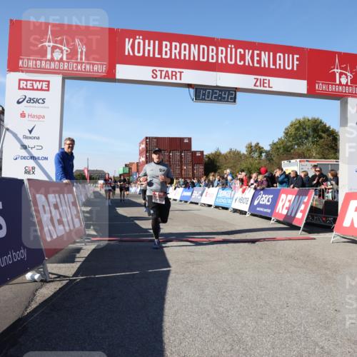 03.10.2025 - Köhlbrandbrückenlauf Lena Gebhardt http://msf.ph/oto/9047118 03.10.2025 13:02:42 Ziel 4024, 4116, 4579, 5245, 5726, 5793, 5810, 6255, 6320, 6321, 6479, 6739, 6783 meine-sportfotos.de