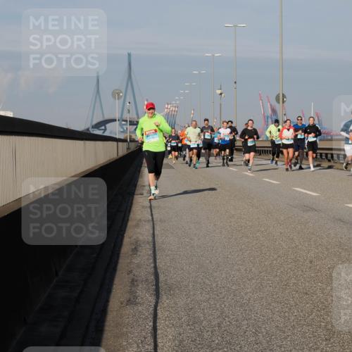 03.10.2025 - Köhlbrandbrückenlauf Fabian Wolf http://msf.ph/oto/9047120 03.10.2025 09:59:08 Position 3 99 meine-sportfotos.de