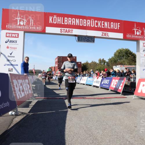 03.10.2025 - Köhlbrandbrückenlauf Lena Gebhardt http://msf.ph/oto/9047128 03.10.2025 13:02:43 Ziel 4024, 4116, 4579, 5245, 5726, 5793, 5810, 6255, 6320, 6321, 6479, 6739, 6783 meine-sportfotos.de