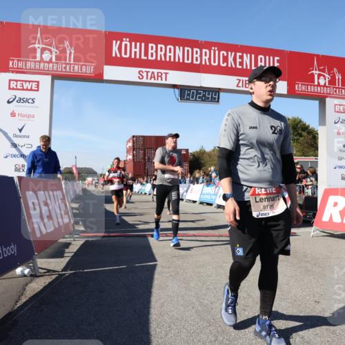 03.10.2025 - Köhlbrandbrückenlauf Lena Gebhardt http://msf.ph/oto/9047163 03.10.2025 13:02:44 Ziel 4024, 4116, 4579, 5245, 5726, 5793, 5810, 6175, 6255, 6320, 6321, 6447, 6479, 6739, 6783 meine-sportfotos.de