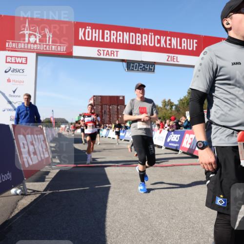 03.10.2025 - Köhlbrandbrückenlauf Lena Gebhardt http://msf.ph/oto/9047167 03.10.2025 13:02:45 Ziel 4116, 4579, 5245, 5726, 5793, 5810, 6175, 6255, 6321, 6447, 6479, 6739, 6783 meine-sportfotos.de