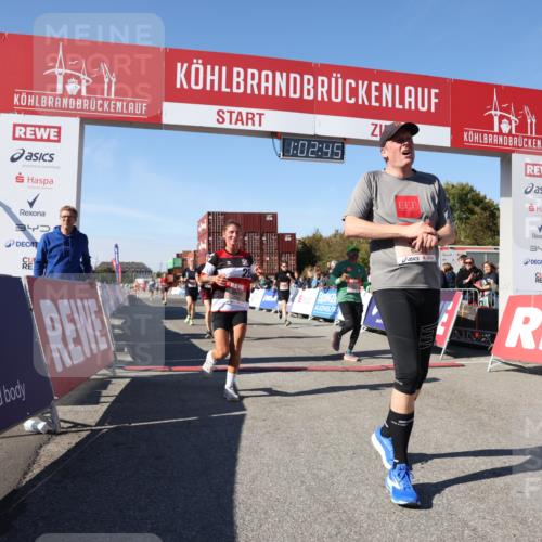 03.10.2025 - Köhlbrandbrückenlauf Lena Gebhardt http://msf.ph/oto/9047176 03.10.2025 13:02:45 Ziel 4116, 4579, 5245, 5726, 5793, 5810, 6175, 6255, 6321, 6447, 6479, 6739, 6783 meine-sportfotos.de